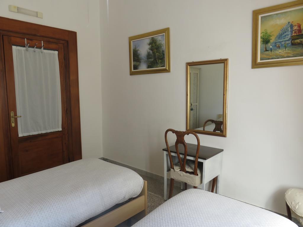 Rosy'S Hotel Naples Luaran gambar