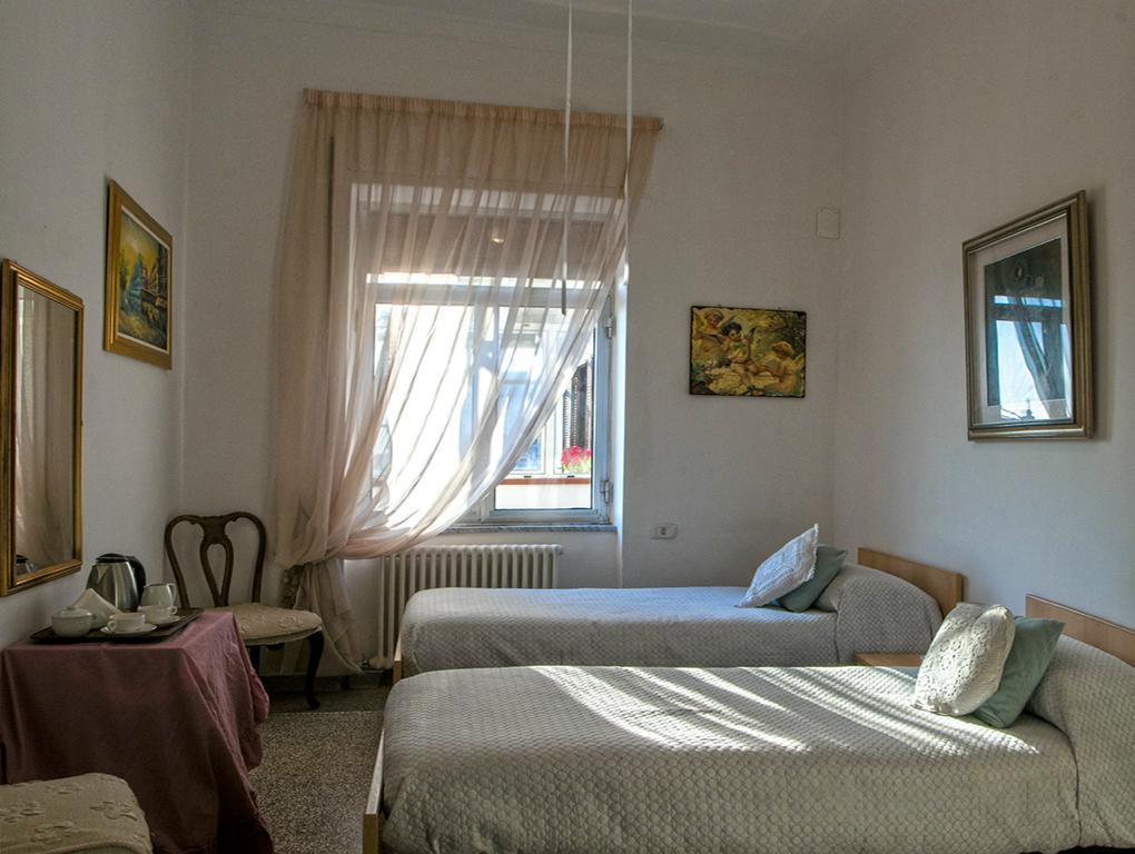 Rosy'S Hotel Naples Luaran gambar