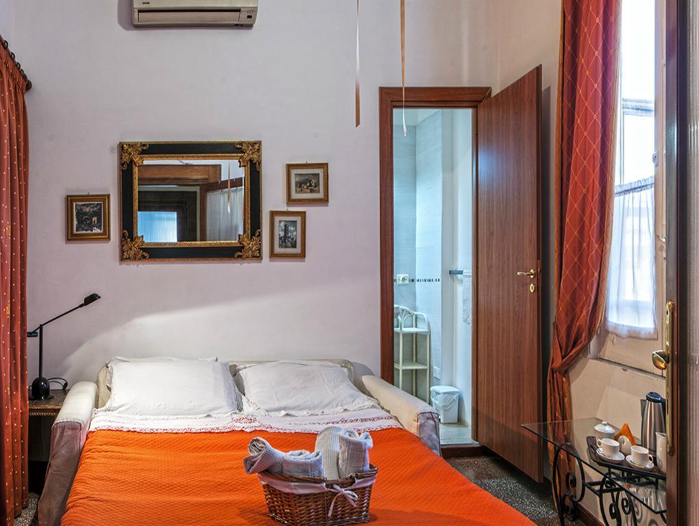 Rosy'S Hotel Naples Luaran gambar